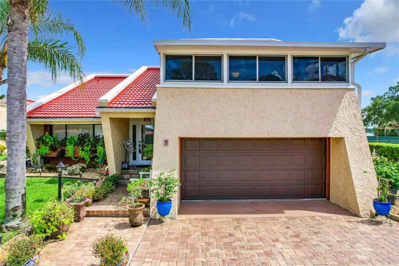 4 CASARENA CT