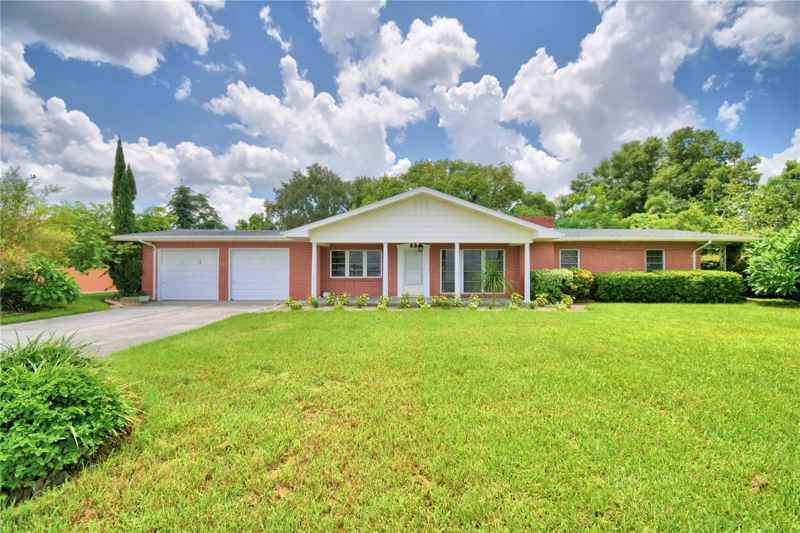 1475 S LAKE HOWARD DR