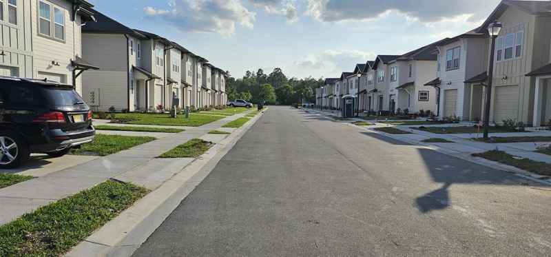803 LONGBOAT DR