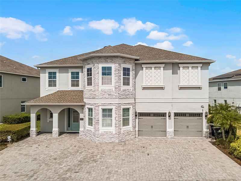 7665 FAIRFAX DR
