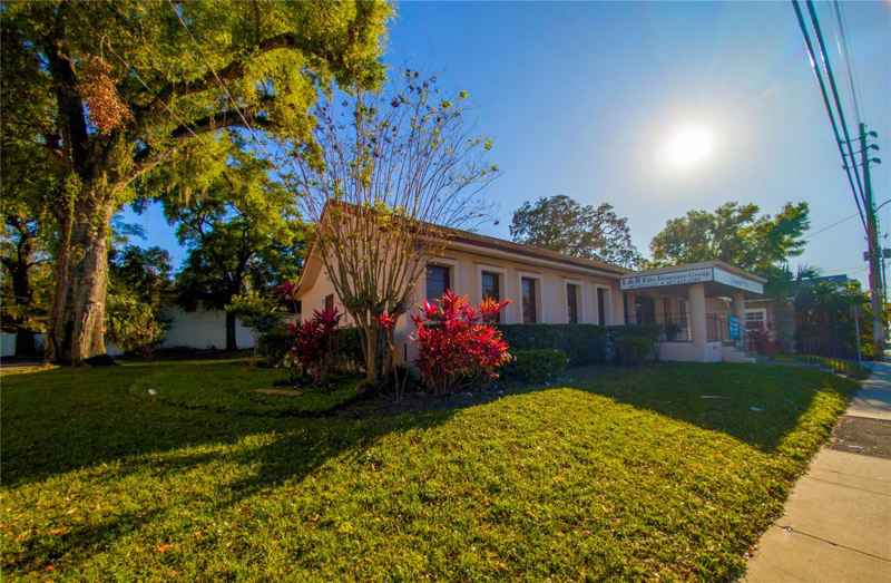 802 E COLONIAL DR