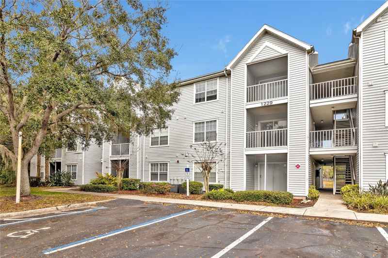 1229 BERMUDA LAKES LN #207