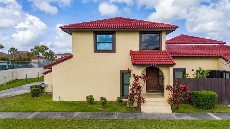 430 HUNTER CIR