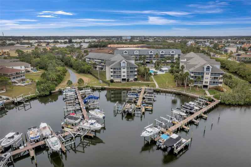5567 SEA FOREST DR #320
