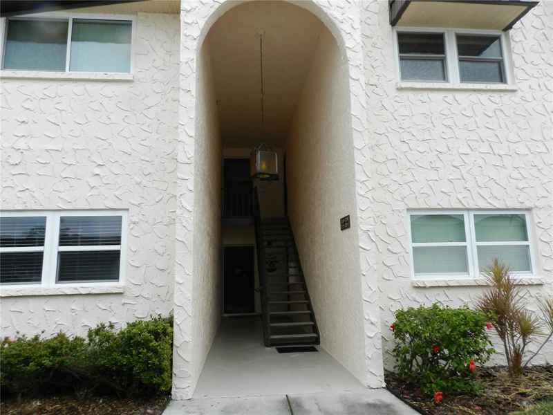 214 ELMWOOD CIR #214