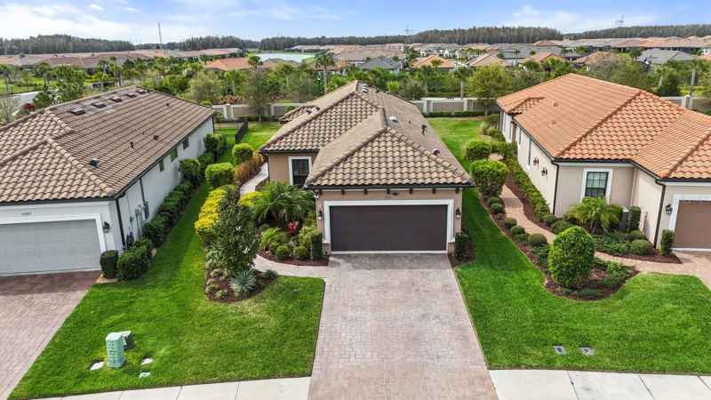 11111 CALLISIA DR