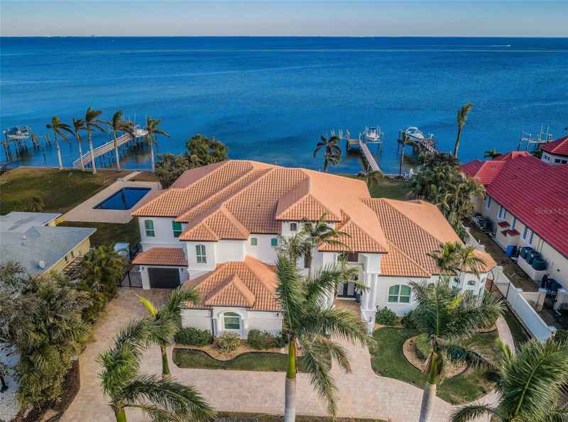 4419 BAYSHORE BLVD NE