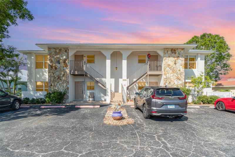 2700 MAGDALINA DR #2B