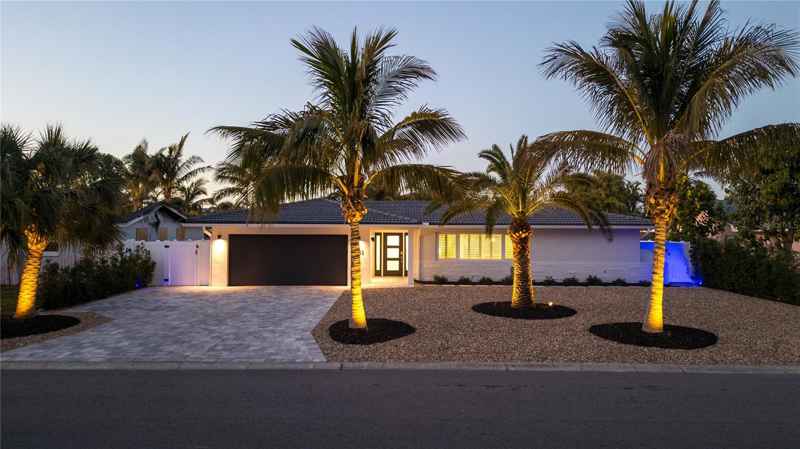 4523 CLEARWATER HARBOR DR S