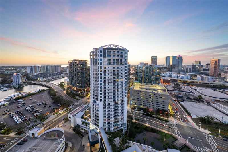 1209 E CUMBERLAND AVE #2601