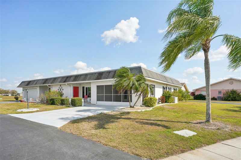 334 CLUB MANOR DR