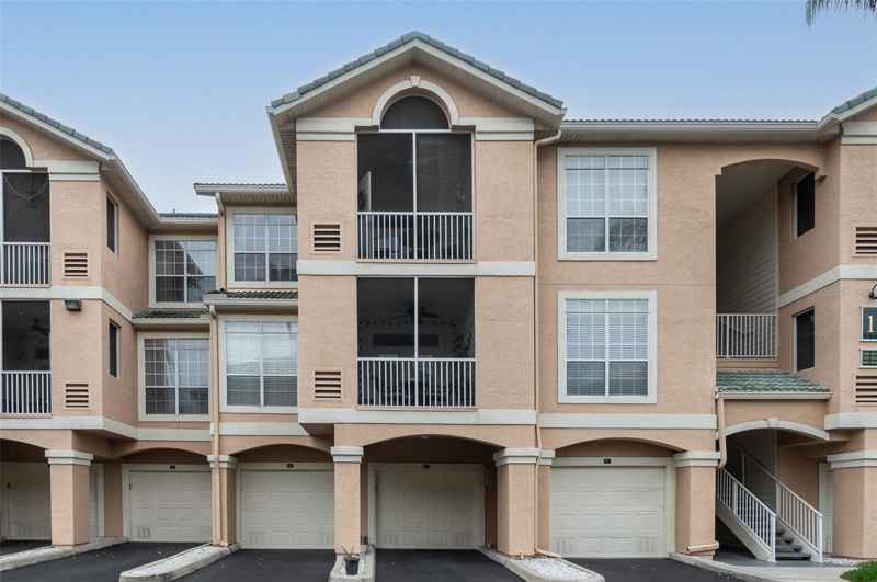1213 BAY CLUB CIR