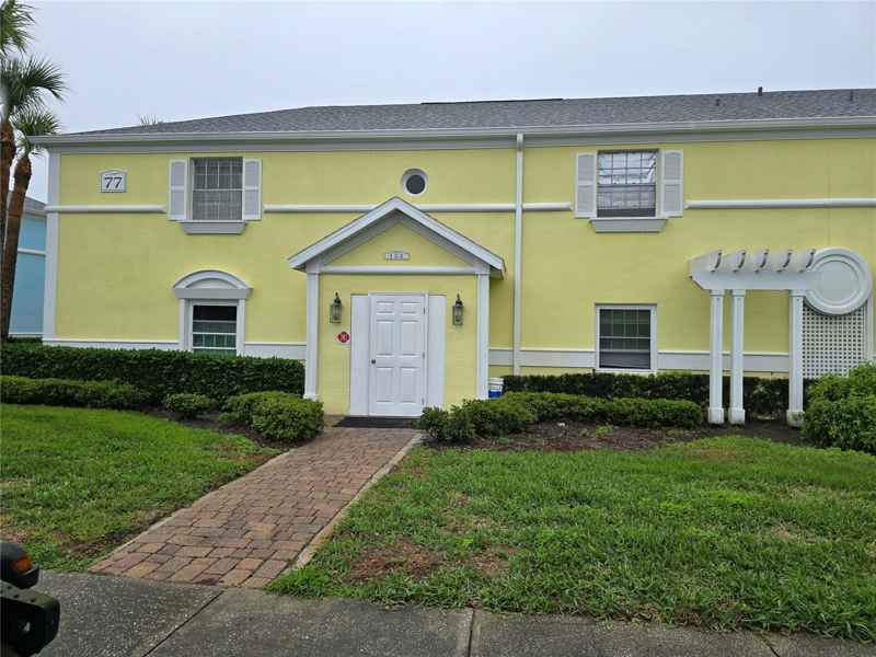 122 POMPANO DR SE #A