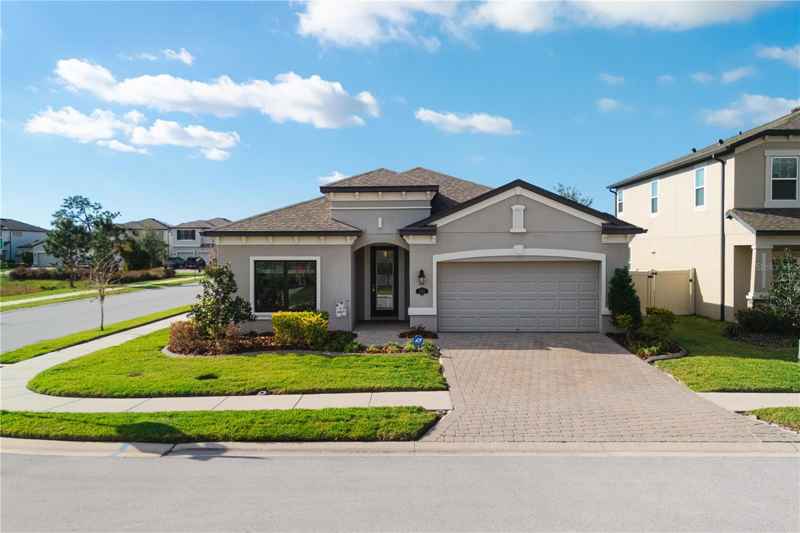 1593 SECLUDED GARDEN LN