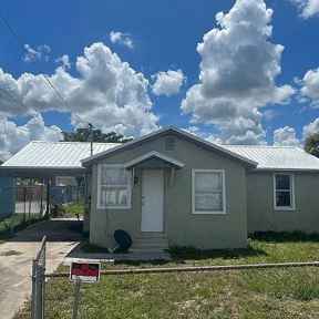 102 SE 6TH AVE