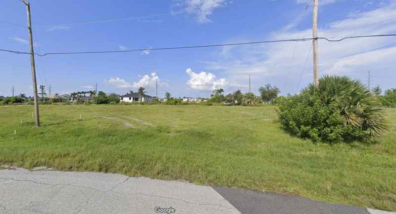 402 NW 23RD AVE