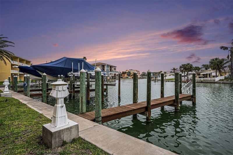 11525 GULF BLVD #401