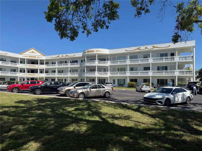 2428 COLUMBIA DR #72