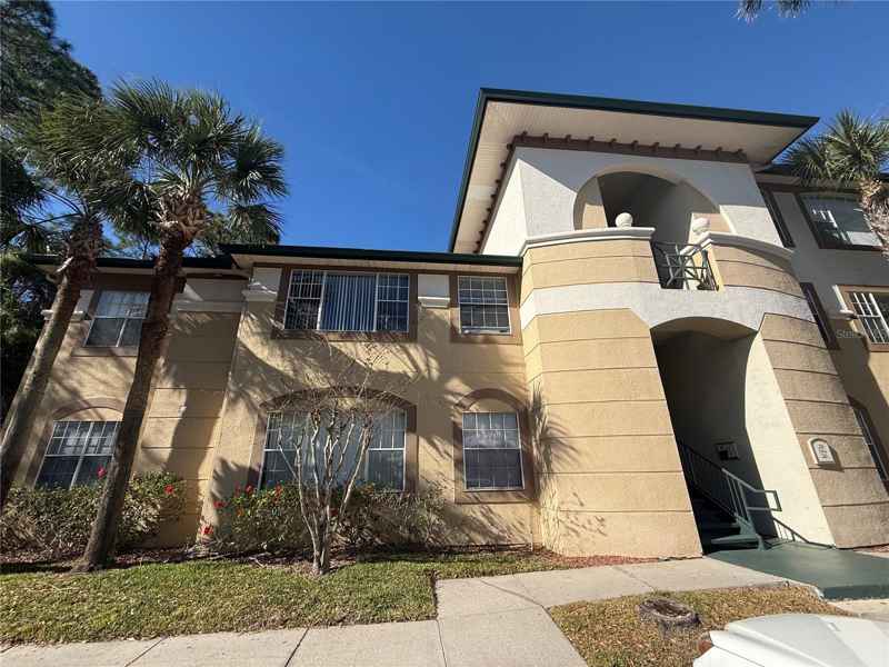 17114 CARRINGTON PARK DR #207