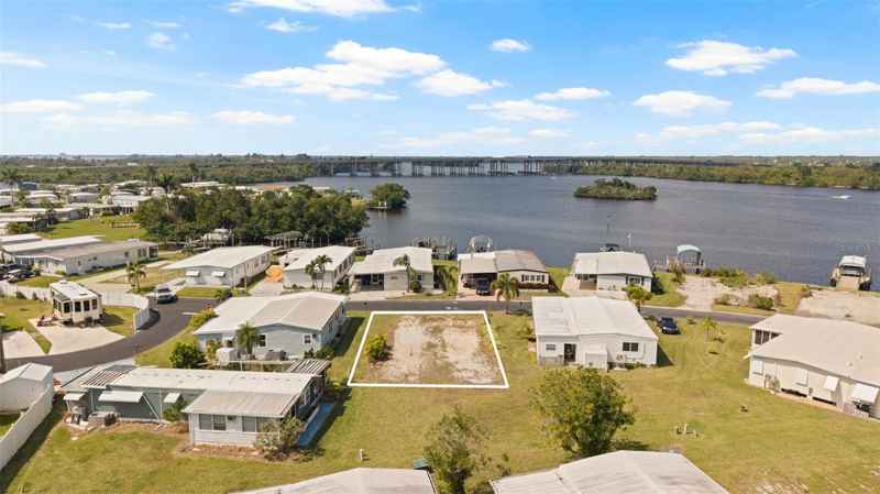 362 SHORELAND DR