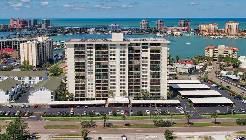 400 ISLAND WAY #206