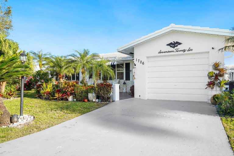 1726 SW 19TH DR