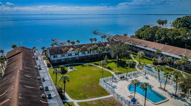 650 PINELLAS POINT DR S #216