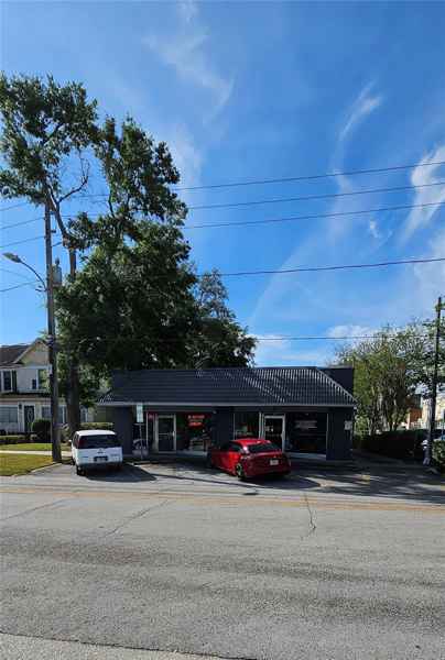 114 E RICH AVE