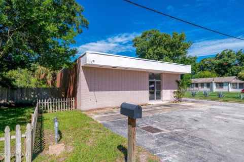 116 CENTER ST