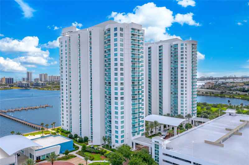 231 RIVERSIDE DR #1001