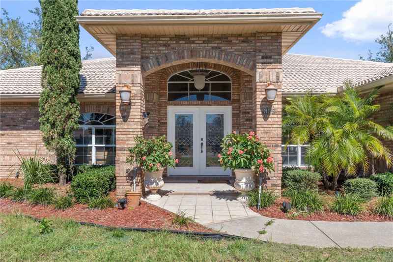 1058 W SEAGATE DR