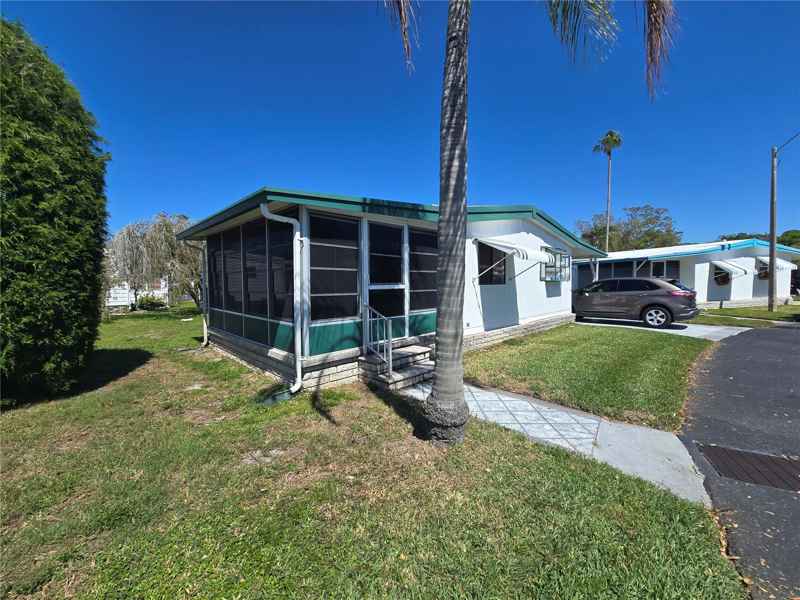 5211 WISTERIA CIR