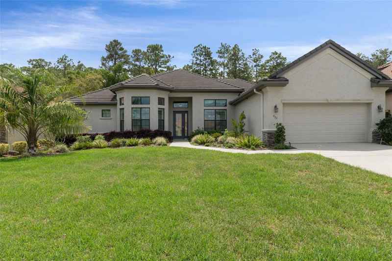877 N HUNT CLUB DR